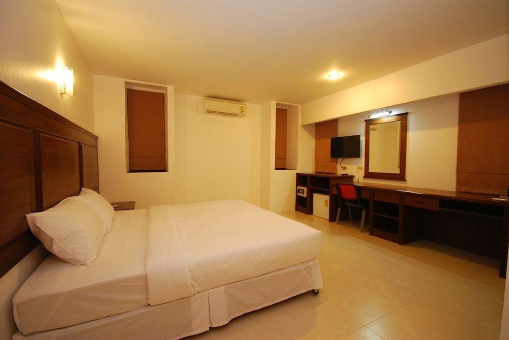 Patong Budget Rooms Екстер'єр фото