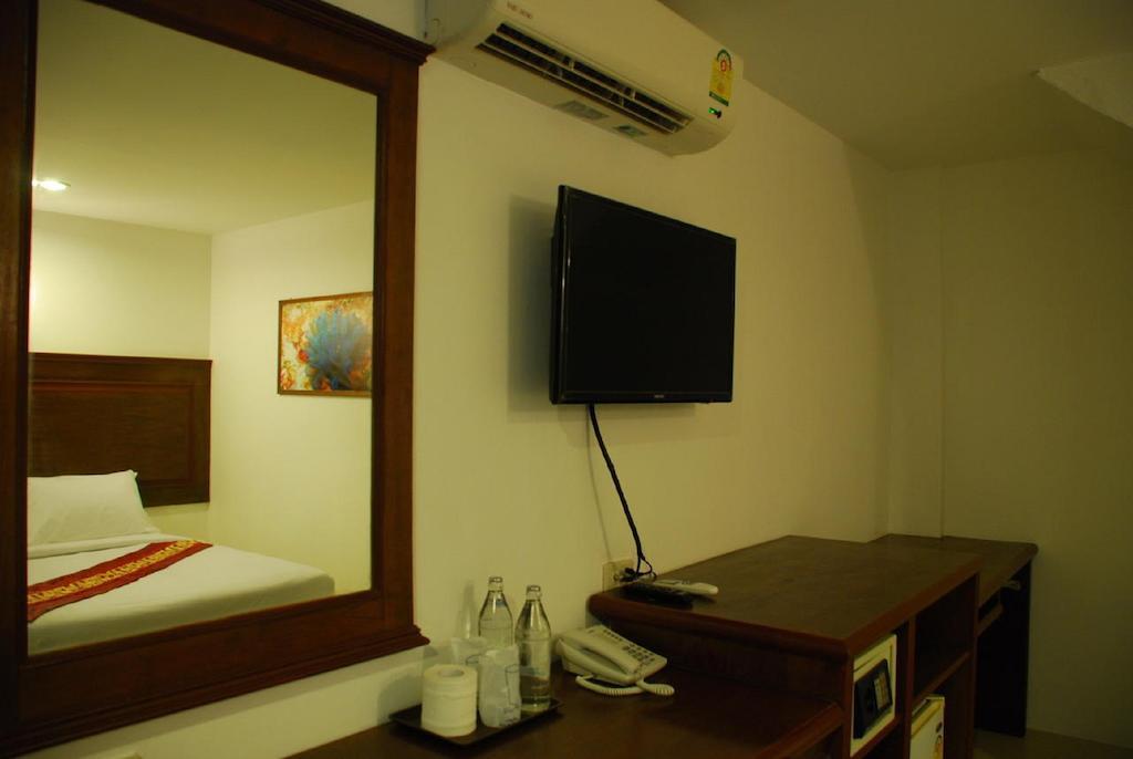 Patong Budget Rooms Екстер'єр фото