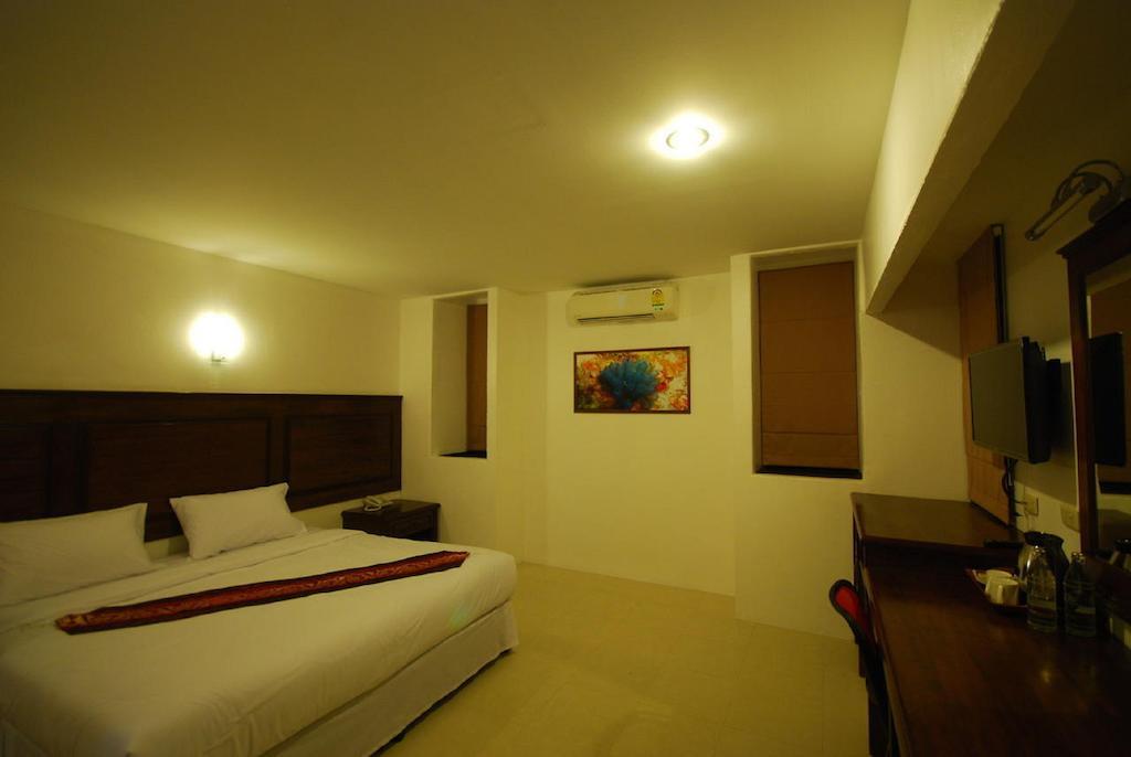 Patong Budget Rooms Екстер'єр фото