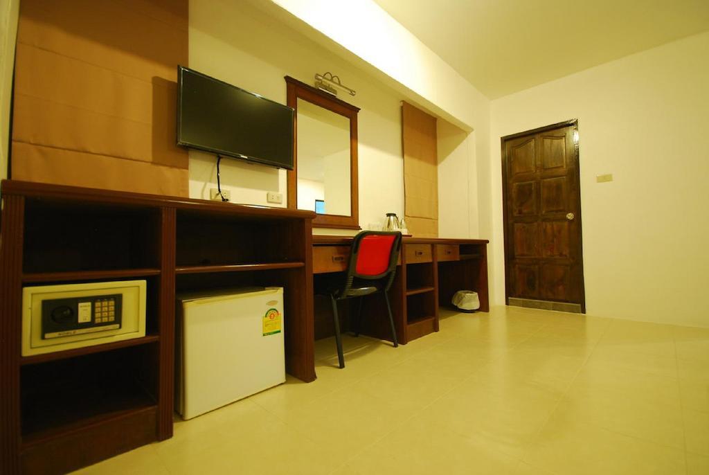 Patong Budget Rooms Екстер'єр фото
