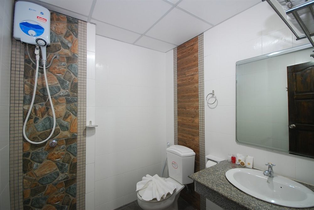Patong Budget Rooms Екстер'єр фото
